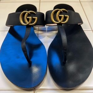 Leather thong sandal with
Double G
